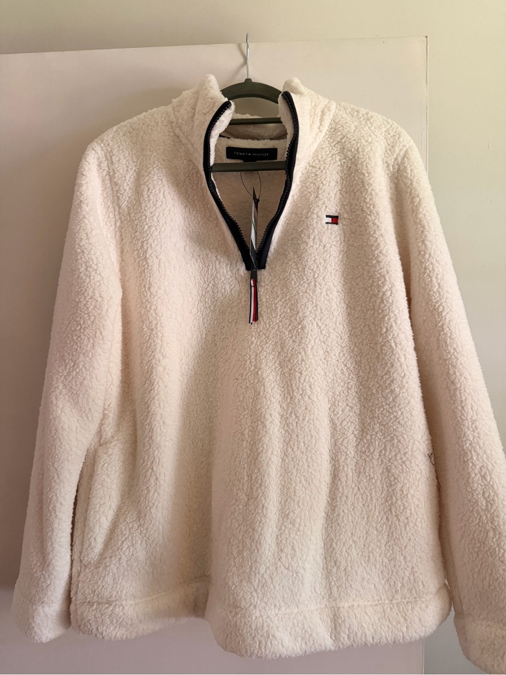 Tommy Hilfiger unisex  Cream Sherpa Zip-Up Pullover with Logo